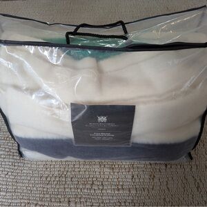 Rare - Hudson Bay 6pt Blanket NEW